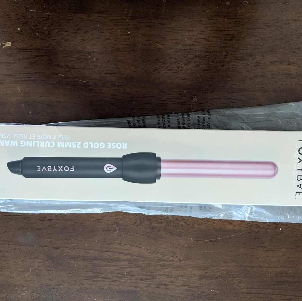 Rose gold curling wand